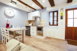 espace cuisine du logement Coquette à Malestroit