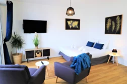 Autre vue du salon/ chambre de la location l'écrin à Vannes