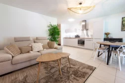 Pièce de vie logement Viviane à vannes